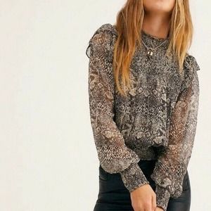 Free People Womens Roma Chiffon Top Medium Black Gray Snake Combo Ruffle Smocked